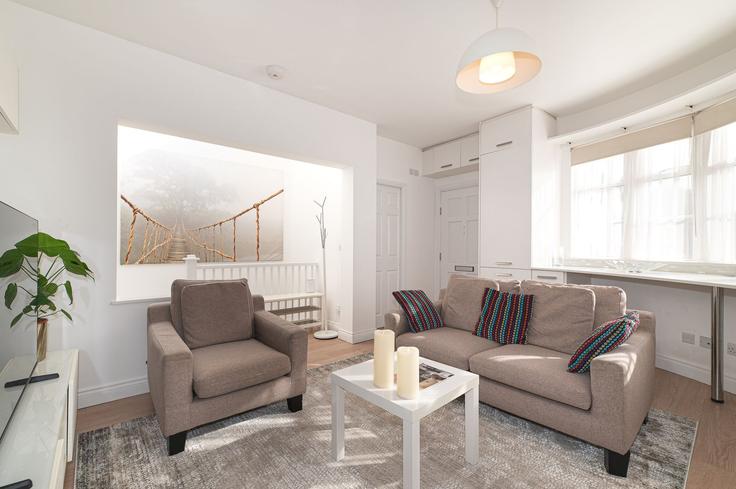 London City of WestminsterのBuilding Princes Gate Mews - passthekeyss - 1523008のアパートメントにある、モダンな家具を備えたエレガントなデザインのリビングルーム