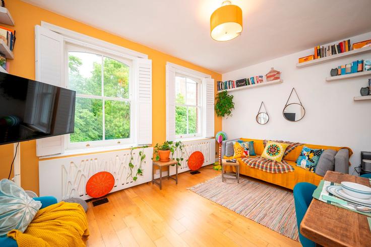 London Borough of Islington, London에 위치한 Building Aubert Park - passthekeyss - 1560784 유닛의 세련된 인테리어가 돋보이는 거실 London Borough of Islington, London에 위치한 Building Aubert Park - passthekeyss - 1560784 유닛의 세련된 인테리어가 돋보이는 거실