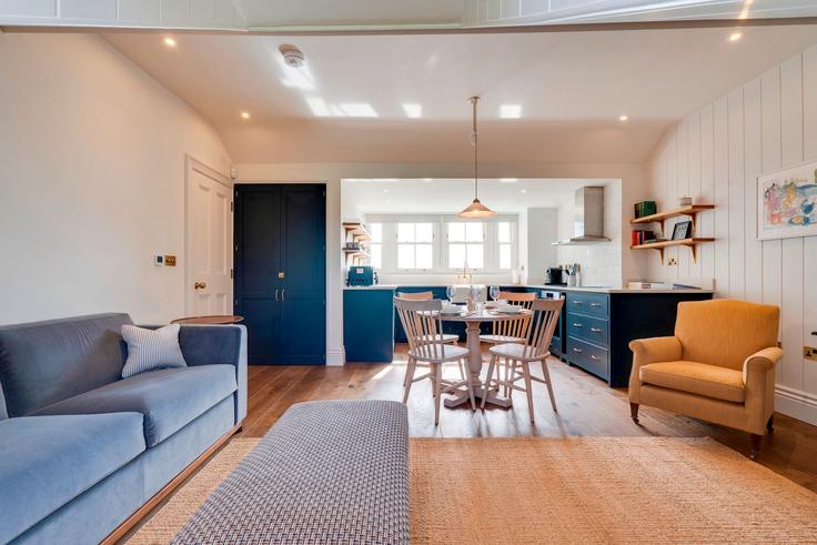 Elegant gestaltetes Wohnzimmer mit moderner Einrichtung in einer Wohnung im Building Brookside - passthekeyss - 1571608 in Cambridge, Cambridge Elegant gestaltetes Wohnzimmer mit moderner Einrichtung in einer Wohnung im Building Brookside - passthekeyss - 1571608 in Cambridge, Cambridge