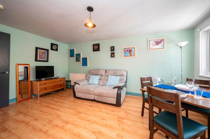 Salle de séjour élégante avec mobilier moderne dans un appartement à Building Deptford High Street - passthekeyss - 1588165 à London Borough of Lewisham, London Salle de séjour élégante avec mobilier moderne dans un appartement à Building Deptford High Street - passthekeyss - 1588165 à London Borough of Lewisham, London