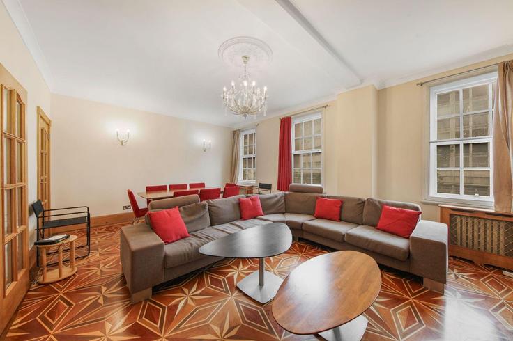 Elegante sala de estar con mobiliario moderno en un apartamento en Building Edgware Road - passthekeyss - 1628274 en City of Westminster, London Elegante sala de estar con mobiliario moderno en un apartamento en Building Edgware Road - passthekeyss - 1628274 en City of Westminster, London