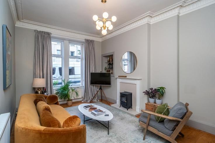 Leith Central, Edinburgh에 위치한 Building Dickson Street - passthekeyss - 1606987 유닛의 세련된 인테리어가 돋보이는 거실 Leith Central, Edinburgh에 위치한 Building Dickson Street - passthekeyss - 1606987 유닛의 세련된 인테리어가 돋보이는 거실