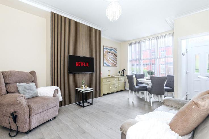 Salle de séjour élégante avec mobilier moderne dans un appartement à Building Seaforth Grove - passthekeyss - 1628273 à City of Leeds, Leeds Salle de séjour élégante avec mobilier moderne dans un appartement à Building Seaforth Grove - passthekeyss - 1628273 à City of Leeds, Leeds