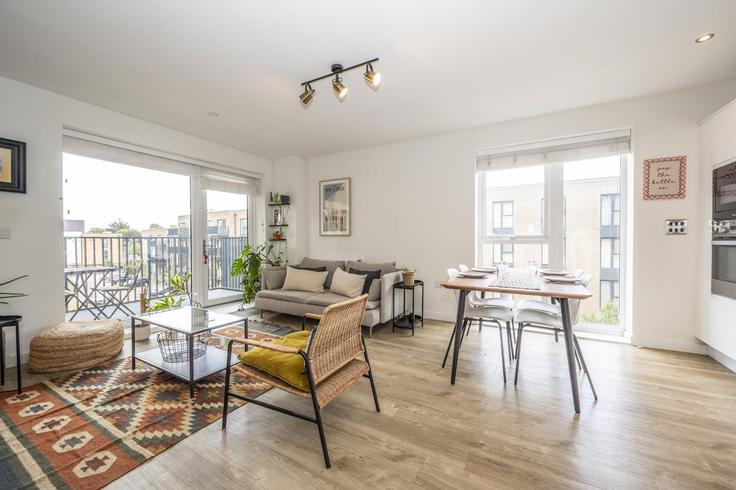 London Royal Borough of GreenwichのBuilding Bowen Drive - passthekeyss - 1638146のアパートメントにある、モダンな家具を備えたエレガントなデザインのリビングルーム