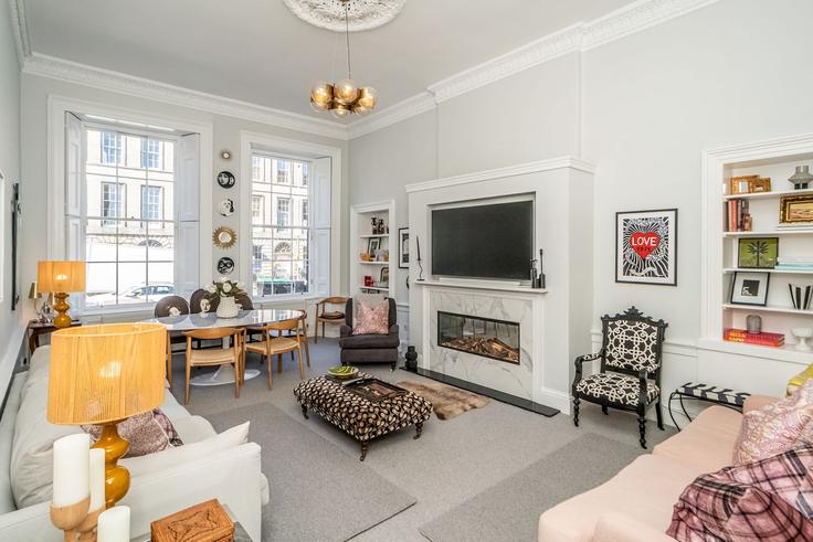 Building Annandale Street - passthekeyss - 1640143 adresindeki bir dairede modern mobilyalarla zarif bir şekilde tasarlanmış oturma odası New Town/Broughton, Edinburgh Building Annandale Street - passthekeyss - 1640143 adresindeki bir dairede modern mobilyalarla zarif bir şekilde tasarlanmış oturma odası New Town/Broughton, Edinburgh