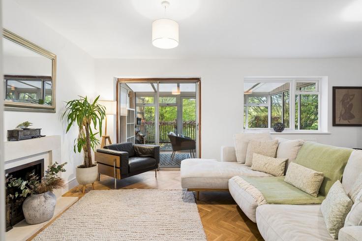 High Wycombe, High Wycombe에 위치한 Building Hillside Road - passthekeyss - 1644098 유닛의 세련된 인테리어가 돋보이는 거실 High Wycombe, High Wycombe에 위치한 Building Hillside Road - passthekeyss - 1644098 유닛의 세련된 인테리어가 돋보이는 거실
