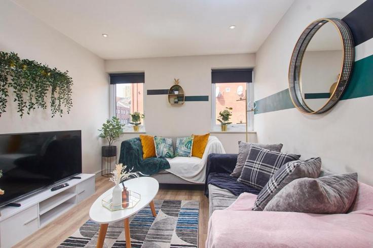 Elegante sala de estar con mobiliario moderno en un apartamento en Building Gower Street - passtheproperty - 1051497 - LON en City of Leeds, Leeds