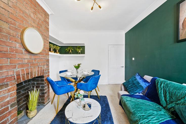 Bristol BristolのBuilding Saint John's Lane - passtheproperty - 1369898のアパートメントにある、モダンな家具を備えたエレガントなデザインのリビングルーム