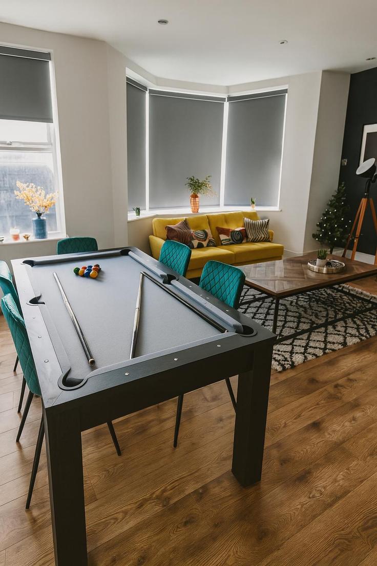 Elegante sala de estar con mobiliario moderno en un apartamento en Building Franklin Road - passtheproperty - 1051436 - LON en Borough of Harrogate, Harrogate Elegante sala de estar con mobiliario moderno en un apartamento en Building Franklin Road - passtheproperty - 1051436 - LON en Borough of Harrogate, Harrogate