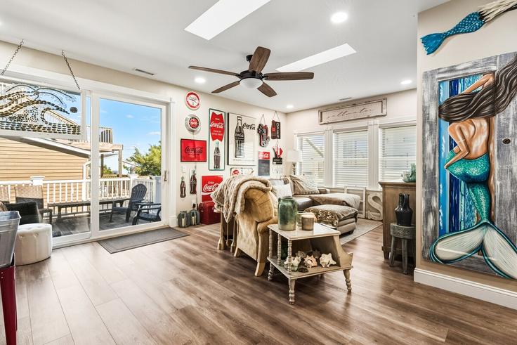 Pawleys Island, Pawleys Island에 위치한 Building Hazard Street - peace-vacations - 1356498 아파트의 세련된 인테리어가 돋보이는 거실