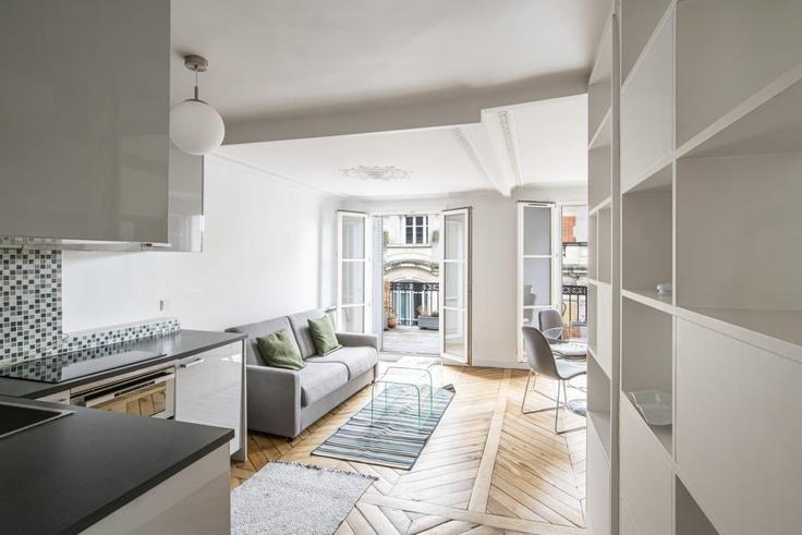 10th arrondissement, Paris에 위치한 Building Rue de Paradis - pickaflat - 1012308 - PAR 아파트의 세련된 인테리어가 돋보이는 거실 10th arrondissement, Paris에 위치한 Building Rue de Paradis - pickaflat - 1012308 - PAR 아파트의 세련된 인테리어가 돋보이는 거실