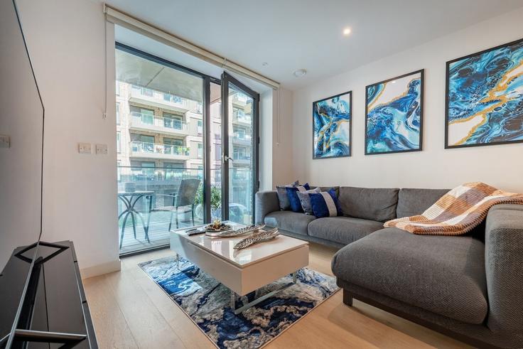 Elegante sala de estar con mobiliario moderno en un apartamento en Building Royal Crest Avenue - placify - 1549652 en London Borough of Newham, London Elegante sala de estar con mobiliario moderno en un apartamento en Building Royal Crest Avenue - placify - 1549652 en London Borough of Newham, London