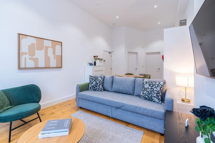 Elegant gestaltetes Wohnzimmer mit moderner Einrichtung in einer Wohnung im Building Farringdon Road - plotseeker-limited-1 - 1625452 in London Borough of Islington, London Elegant gestaltetes Wohnzimmer mit moderner Einrichtung in einer Wohnung im Building Farringdon Road - plotseeker-limited-1 - 1625452 in London Borough of Islington, London