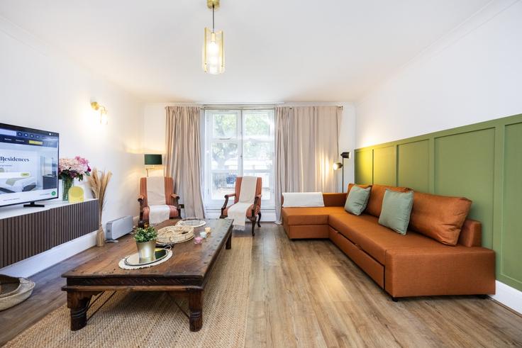 Elegant gestaltetes Wohnzimmer mit moderner Einrichtung in einer Wohnung im Building Edgware Road - plotseeker-limited-1 - 1632342 in City of Westminster, London Elegant gestaltetes Wohnzimmer mit moderner Einrichtung in einer Wohnung im Building Edgware Road - plotseeker-limited-1 - 1632342 in City of Westminster, London