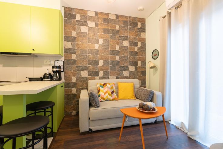 Central Athens, Athens에 위치한 Building Aminandrou - pre - 1512542 유닛의 세련된 인테리어가 돋보이는 거실 Central Athens, Athens에 위치한 Building Aminandrou - pre - 1512542 유닛의 세련된 인테리어가 돋보이는 거실