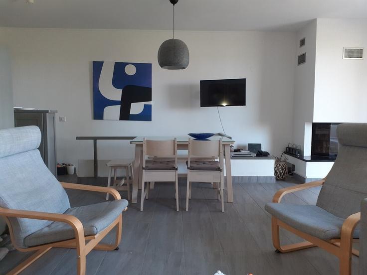 Salle de séjour élégante avec mobilier moderne dans un appartement à Building Leoforos Athinon Souniou - pre - 1512548 à East Athens, Athens
