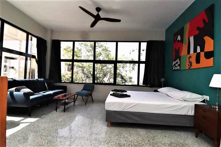 Elegant gestaltetes Wohnzimmer mit moderner Einrichtung in einer Wohnung im Building Evripidou - pre - 1512547 in Central Athens, Athens Elegant gestaltetes Wohnzimmer mit moderner Einrichtung in einer Wohnung im Building Evripidou - pre - 1512547 in Central Athens, Athens