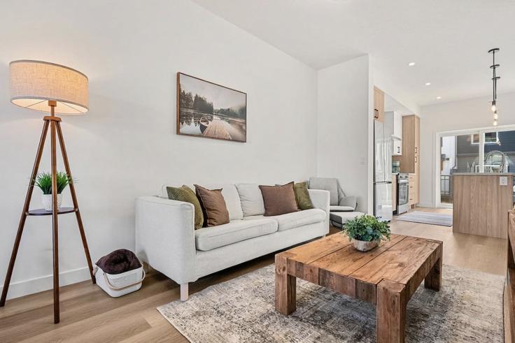 Calgary, Calgary에 위치한 Building 81 Street South West - premier-stays - 1314555 유닛의 세련된 인테리어가 돋보이는 거실 Calgary, Calgary에 위치한 Building 81 Street South West - premier-stays - 1314555 유닛의 세련된 인테리어가 돋보이는 거실