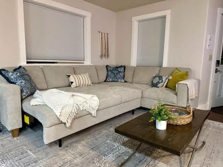 Salle de séjour élégante avec mobilier moderne dans un appartement à Building Reedy Lane - premium-rentals-1 - 1638266 à McCall, McCall Salle de séjour élégante avec mobilier moderne dans un appartement à Building Reedy Lane - premium-rentals-1 - 1638266 à McCall, McCall