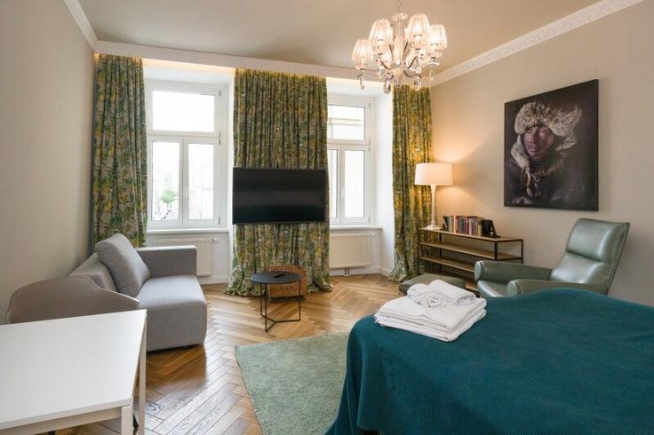 Elegant gestaltetes Wohnzimmer mit moderner Einrichtung in einer Wohnung im Building Alser Straße - prestige-apartments - 1499962 in Vienna, Vienna Elegant gestaltetes Wohnzimmer mit moderner Einrichtung in einer Wohnung im Building Alser Straße - prestige-apartments - 1499962 in Vienna, Vienna