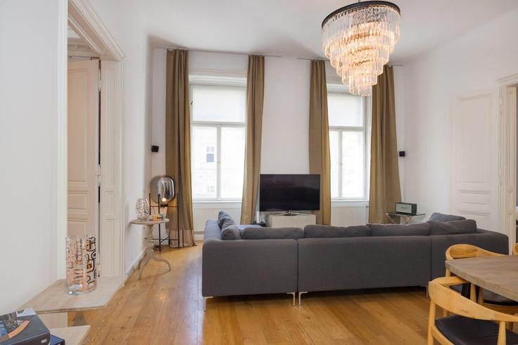 Building Graben - prestige-apartments - 1512913 adresindeki bir dairede modern mobilyalarla zarif bir şekilde tasarlanmış oturma odası Vienna, Vienna