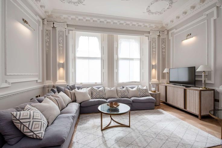 Building Inverness Terrace - prime-sa - 1336244 adresindeki bir dairede modern mobilyalarla zarif bir şekilde tasarlanmış oturma odası City of Westminster, London Building Inverness Terrace - prime-sa - 1336244 adresindeki bir dairede modern mobilyalarla zarif bir şekilde tasarlanmış oturma odası City of Westminster, London