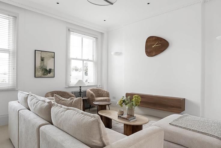 London City of WestminsterのBuilding Hyde Park Street - prime-sa - 1501144のアパートメントにある、モダンな家具を備えたエレガントなデザインのリビングルーム London City of WestminsterのBuilding Hyde Park Street - prime-sa - 1501144のアパートメントにある、モダンな家具を備えたエレガントなデザインのリビングルーム