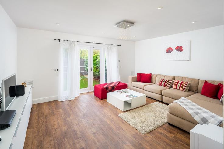 London Borough of Ealing, London에 위치한 Building Northcroft Road - primecityrentals - 1523227 유닛의 세련된 인테리어가 돋보이는 거실