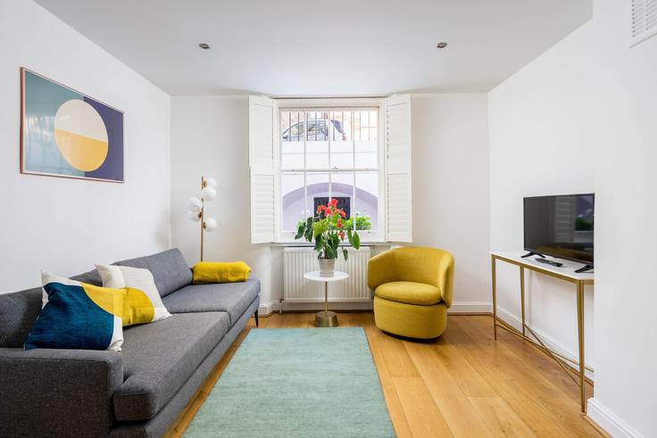 Building Aylesford Street - primecityrentals - 1524701 adresindeki bir dairede modern mobilyalarla zarif bir şekilde tasarlanmış oturma odası City of Westminster, London