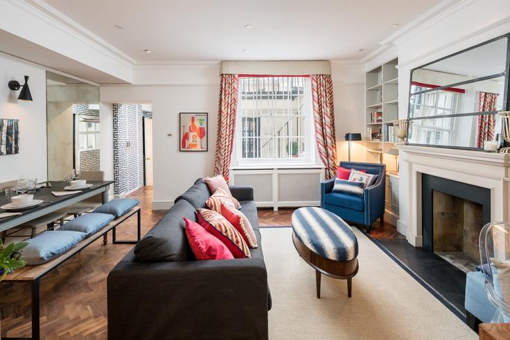Building Saint George's Drive - primecityrentals - 1540301 adresindeki bir dairede modern mobilyalarla zarif bir şekilde tasarlanmış oturma odası City of Westminster, London Building Saint George's Drive - primecityrentals - 1540301 adresindeki bir dairede modern mobilyalarla zarif bir şekilde tasarlanmış oturma odası City of Westminster, London