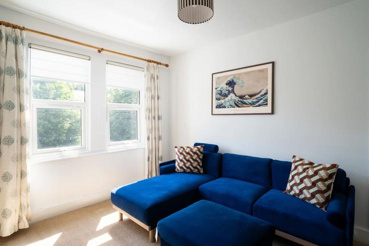 Building Sterndale Road - private-house-group-1 - 1579028 adresindeki bir dairede modern mobilyalarla zarif bir şekilde tasarlanmış oturma odası London Borough of Hammersmith and Fulham, London