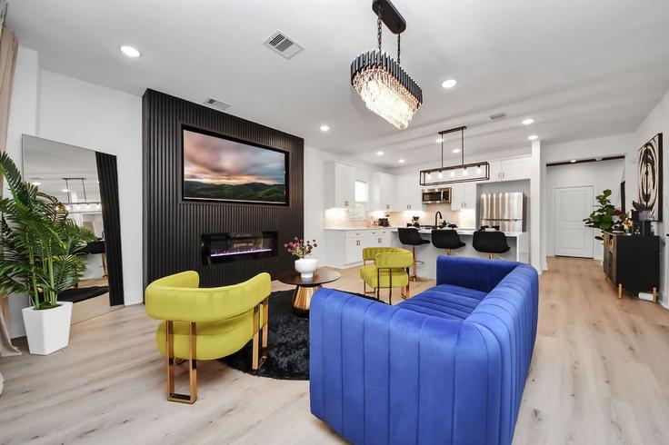 Elegante sala de estar con mobiliario moderno en un apartamento en Building Du Bois Street - prolificpartnersrealtygroup - 1302349 - USA en Houston, Houston Elegante sala de estar con mobiliario moderno en un apartamento en Building Du Bois Street - prolificpartnersrealtygroup - 1302349 - USA en Houston, Houston