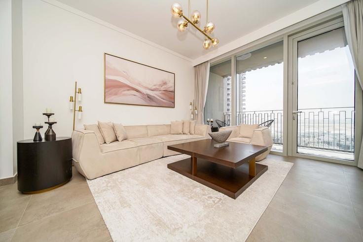 Elegantly designed living room with modern furnishings in an apartment at Building Tariaq Bedon Esm - pvh-vacation-homes - 1475841 in Al Kheeran First, Dubai