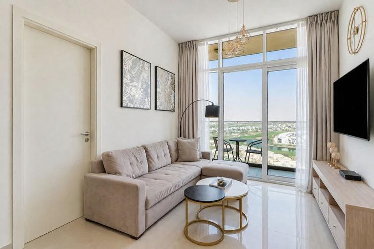 Elegante sala de estar con mobiliario moderno en un apartamento en Building Hessa Street - pvh-vacation-homes - 1623762 en Dubai, Dubai Elegante sala de estar con mobiliario moderno en un apartamento en Building Hessa Street - pvh-vacation-homes - 1623762 en Dubai, Dubai