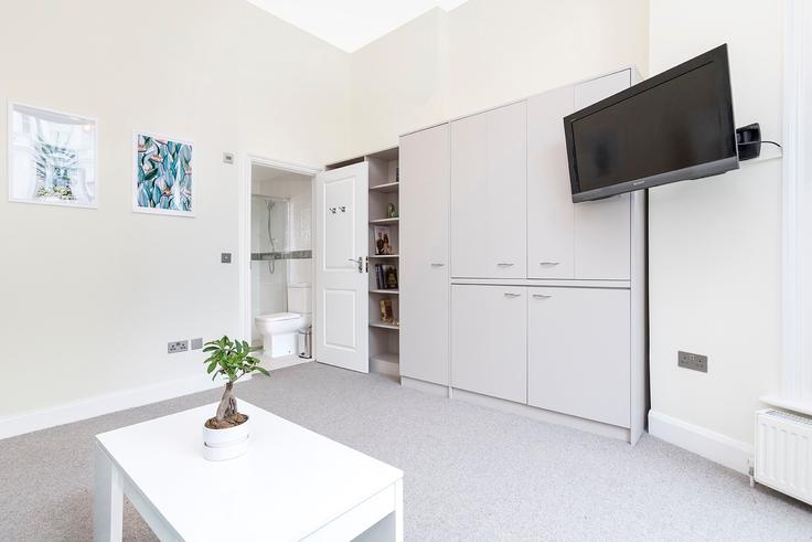 Royal Borough of Kensington and Chelsea, London에 위치한 Building 10 Nevern Road - pvl-properties-ltd-1 - 1697571 유닛의 세련된 인테리어가 돋보이는 거실 Royal Borough of Kensington and Chelsea, London에 위치한 Building 10 Nevern Road - pvl-properties-ltd-1 - 1697571 유닛의 세련된 인테리어가 돋보이는 거실
