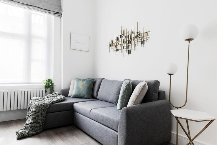 Sala de estar elegantemente projetada com móveis modernos em um apartamento no Building 198 Sussex Gardens - pvl-properties-ltd-1 - 1697594 em City of Westminster, London Sala de estar elegantemente projetada com móveis modernos em um apartamento no Building 198 Sussex Gardens - pvl-properties-ltd-1 - 1697594 em City of Westminster, London
