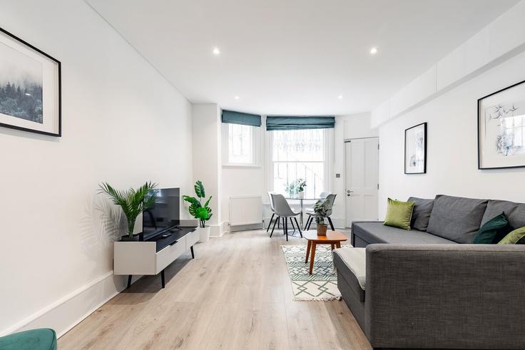 Elegantly designed living room with modern furnishings in an apartment at Building Trebovir Road - pvl-properties-ltd - 1262761 - LON in Royal Borough of Kensington and Chelsea, London