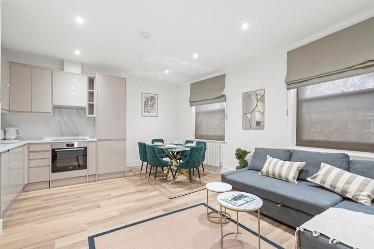 Salle de séjour élégante avec mobilier moderne dans un appartement à Building Spring Street - pvl-properties-ltd - 1241263 à City of Westminster, London Salle de séjour élégante avec mobilier moderne dans un appartement à Building Spring Street - pvl-properties-ltd - 1241263 à City of Westminster, London