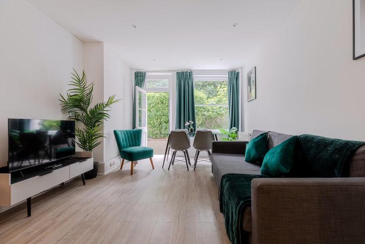 Royal Borough of Kensington and Chelsea, London에 위치한 Building Trebovir Road - pvl-properties-ltd - 1252680 - LON 유닛의 세련된 인테리어가 돋보이는 거실 Royal Borough of Kensington and Chelsea, London에 위치한 Building Trebovir Road - pvl-properties-ltd - 1252680 - LON 유닛의 세련된 인테리어가 돋보이는 거실
