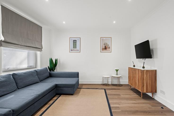 London City of WestminsterのBuilding Talbot Square - pvl-properties-ltd - 1257049 - LONのアパートメントにある、モダンな家具を備えたエレガントなデザインのリビングルーム London City of WestminsterのBuilding Talbot Square - pvl-properties-ltd - 1257049 - LONのアパートメントにある、モダンな家具を備えたエレガントなデザインのリビングルーム