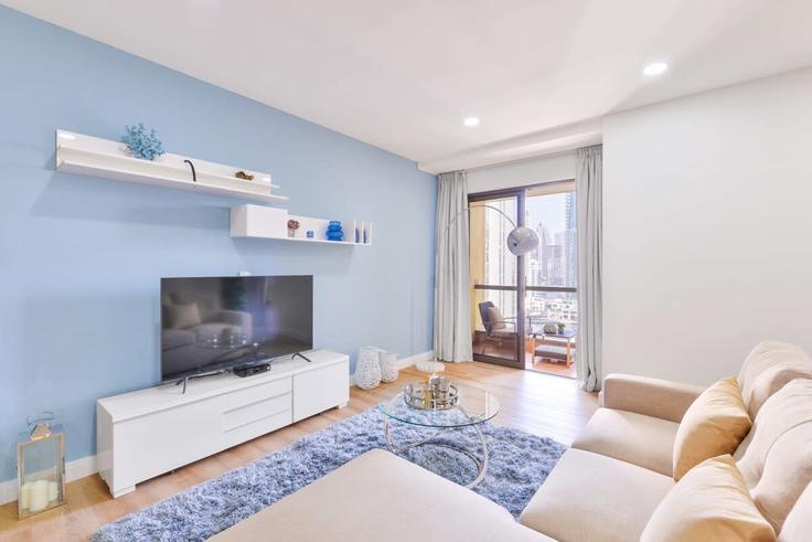 Building Al Mamsha Street - qstay - 1514488 adresindeki bir dairede modern mobilyalarla zarif bir şekilde tasarlanmış oturma odası Dubai Marina, Dubai Building Al Mamsha Street - qstay - 1514488 adresindeki bir dairede modern mobilyalarla zarif bir şekilde tasarlanmış oturma odası Dubai Marina, Dubai