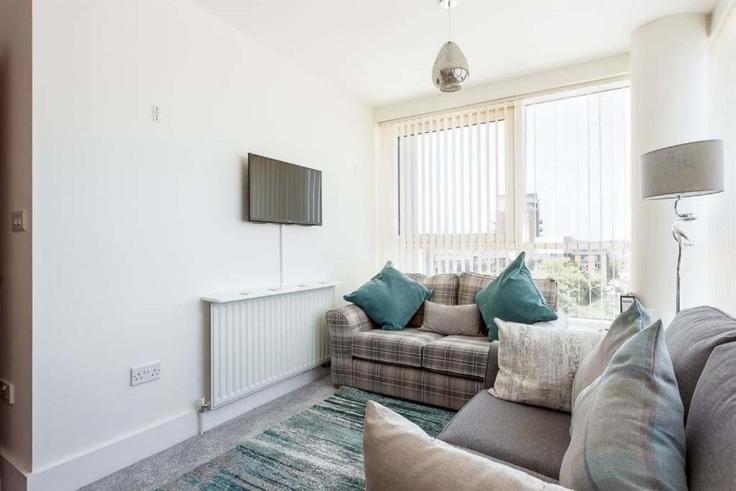 Salle de séjour élégante avec mobilier moderne dans un appartement à Building Dolphin Quays - quay-holidays - 1695705 à Poole, Poole Salle de séjour élégante avec mobilier moderne dans un appartement à Building Dolphin Quays - quay-holidays - 1695705 à Poole, Poole