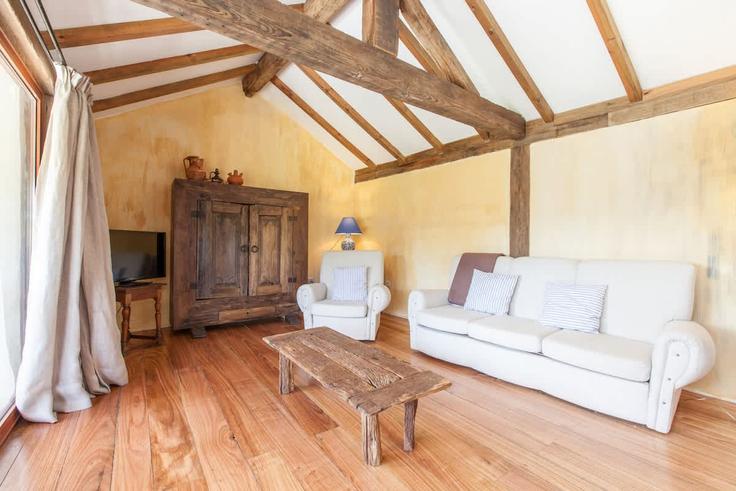 Sala de estar elegantemente projetada com móveis modernos em um apartamento no Building Rua José Gonçalves Conde - quinta-do-rapozinho - 1332457 em Cabeceiras de Basto, Sendim Sala de estar elegantemente projetada com móveis modernos em um apartamento no Building Rua José Gonçalves Conde - quinta-do-rapozinho - 1332457 em Cabeceiras de Basto, Sendim