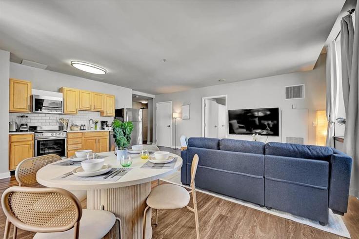 Philadelphia PhiladelphiaのBuilding Chestnut Street - radiant-homes - 1461602のアパートメントにある、モダンな家具を備えたエレガントなデザインのリビングルーム