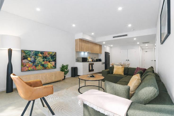 Mascot, Sydney에 위치한 Building Botany Road - raja-living-1 - 1639997 유닛의 세련된 인테리어가 돋보이는 거실 Mascot, Sydney에 위치한 Building Botany Road - raja-living-1 - 1639997 유닛의 세련된 인테리어가 돋보이는 거실