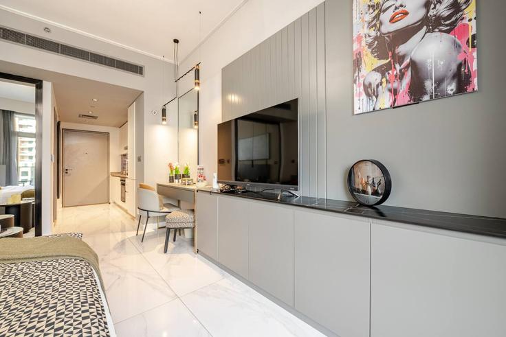 Business Bay, Dubai에 위치한 Building Matex Tower - rantej-vacation-homes - 1354830 아파트의 세련된 인테리어가 돋보이는 거실 Business Bay, Dubai에 위치한 Building Matex Tower - rantej-vacation-homes - 1354830 아파트의 세련된 인테리어가 돋보이는 거실