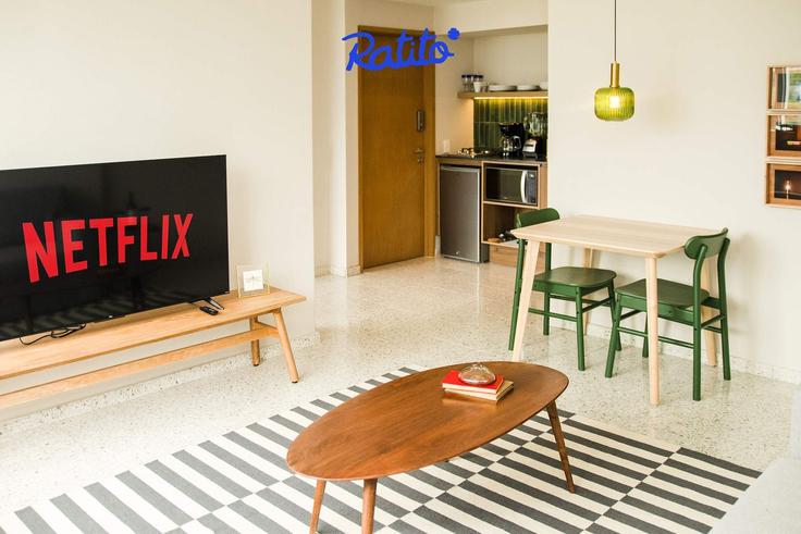 Guadalajara GuadalajaraのBuilding Glorieta Minerva - ratito - 1366321のアパートメントにある、モダンな家具を備えたエレガントなデザインのリビングルーム Guadalajara GuadalajaraのBuilding Glorieta Minerva - ratito - 1366321のアパートメントにある、モダンな家具を備えたエレガントなデザインのリビングルーム