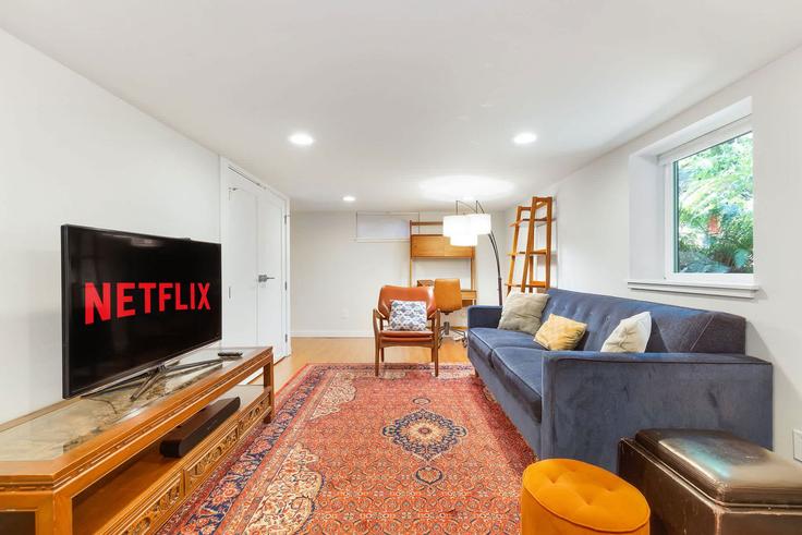 Seattle, Seattle에 위치한 Building Northwest 92nd Street - recreation-stays - 1299297 - SEA 아파트의 세련된 인테리어가 돋보이는 거실