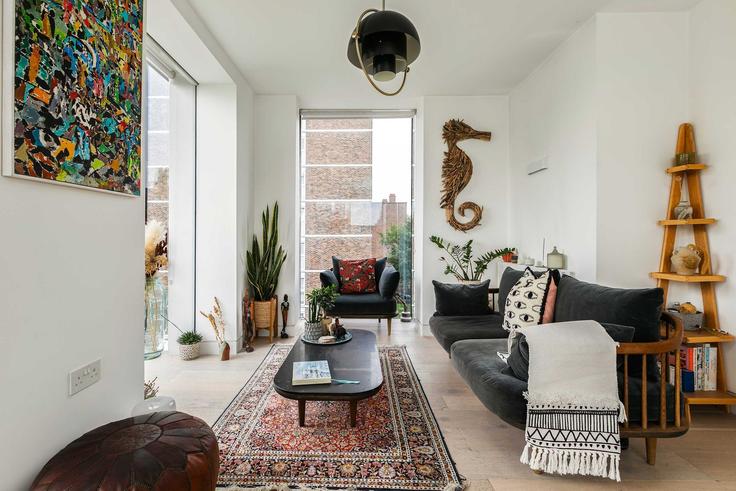 Building Kingsland Road - reddy-properties-limited-1 - 1640207 adresindeki bir dairede modern mobilyalarla zarif bir şekilde tasarlanmış oturma odası London Borough of Hackney, London Building Kingsland Road - reddy-properties-limited-1 - 1640207 adresindeki bir dairede modern mobilyalarla zarif bir şekilde tasarlanmış oturma odası London Borough of Hackney, London