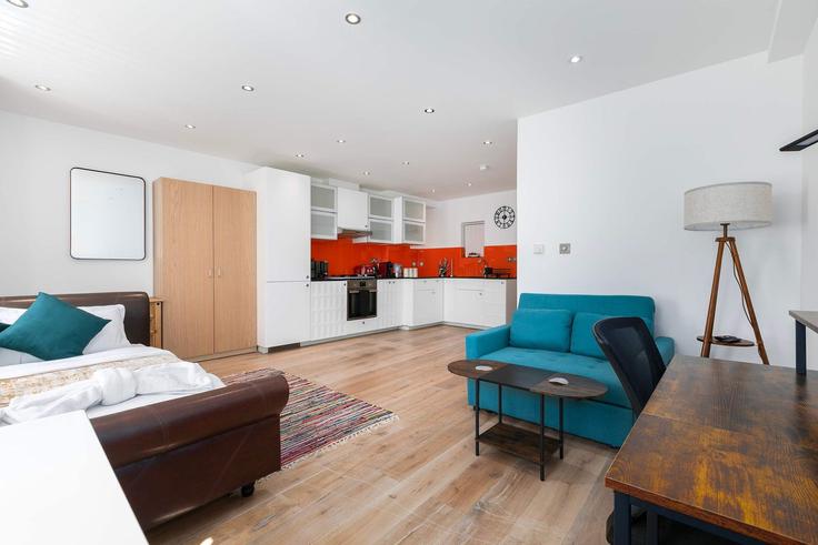 Building Baron Street - reddy-properties-limited-1 - 1643029 adresindeki bir dairede modern mobilyalarla zarif bir şekilde tasarlanmış oturma odası London Borough of Islington, London Building Baron Street - reddy-properties-limited-1 - 1643029 adresindeki bir dairede modern mobilyalarla zarif bir şekilde tasarlanmış oturma odası London Borough of Islington, London